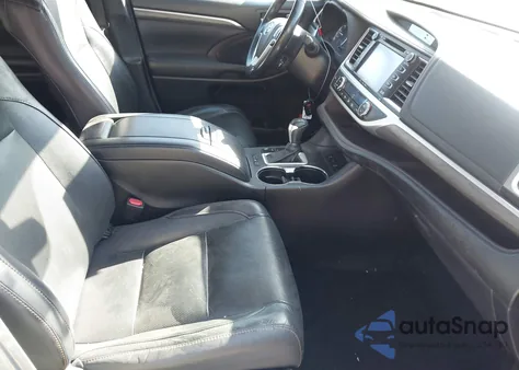 2017 Toyota Highlander Limited z USA, uszkodzony, nr VIN 5TDDZRFH3HS366004